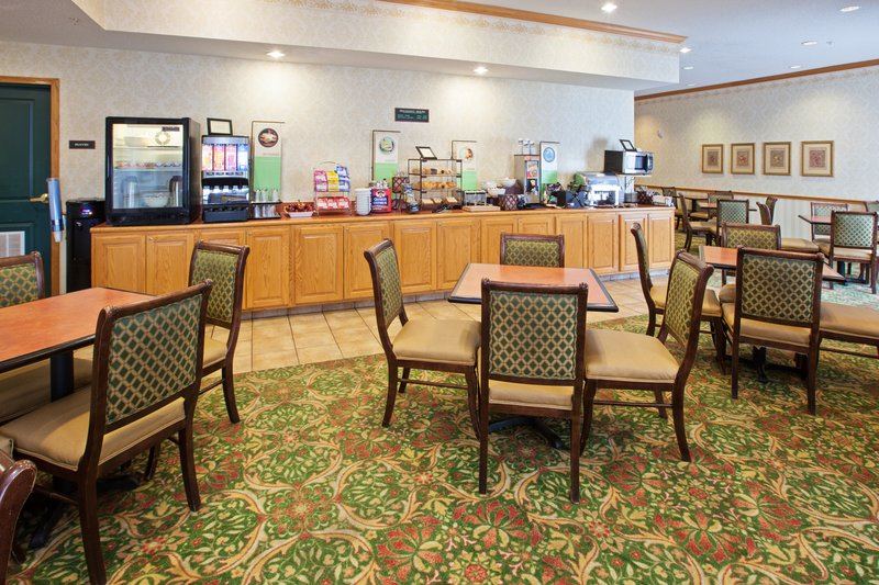 Country Inn and Suites By Carlson, Indianapolis Airport South - 2